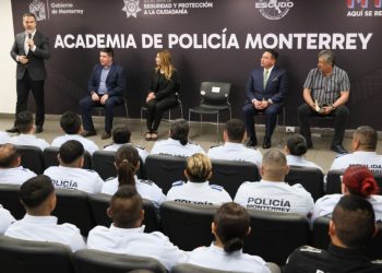 policía-de-monterrey-entrega-de-231-constancias-capacitaciones