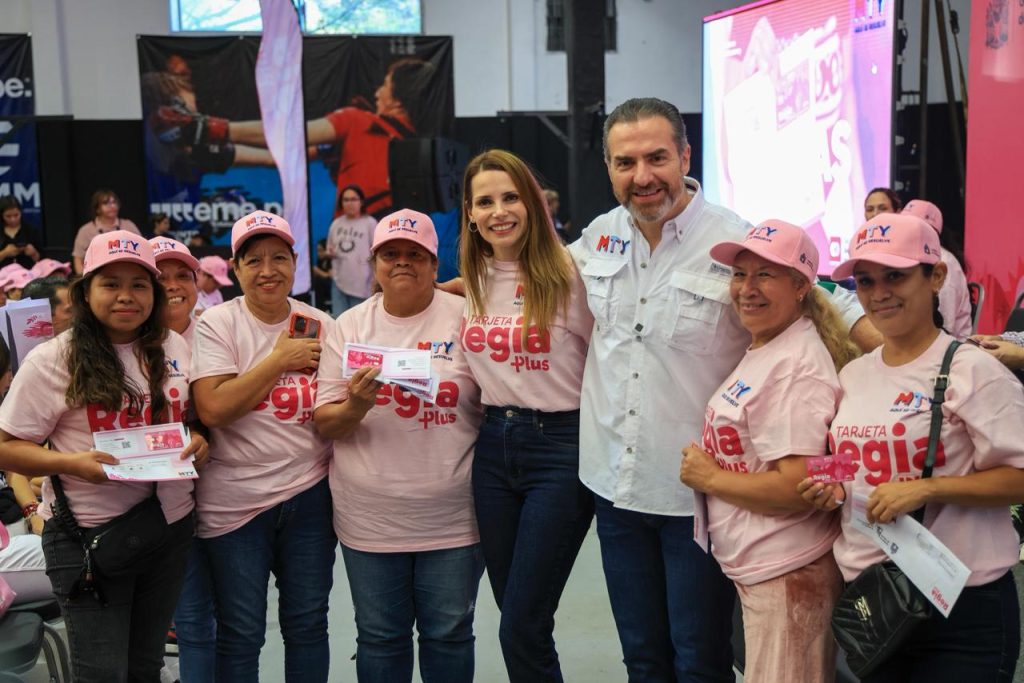 Tarjeta Regia Plus | Tu Colonia Nuevo León Tarjeta Regia Plus, Alcalde, Dif De Monterrey, Gimnasio De La Colonia Burócratas, Mujeres Regias, Sur De Monterrey