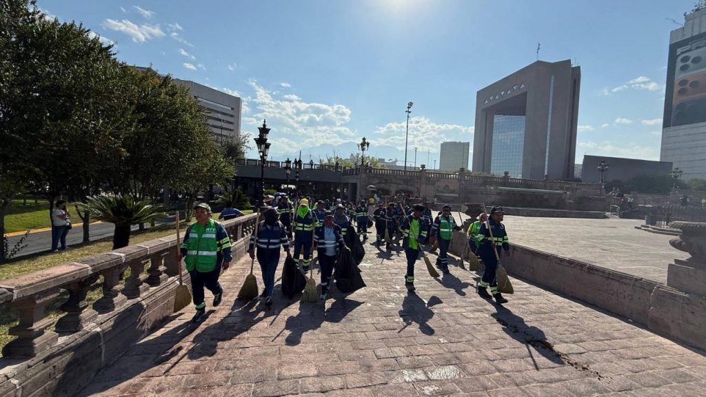 Servicios-públicos-de-monterrey-centro-de-monterrey-operativo-de-limpieza-barrido-y-recolección-evento-masivo
