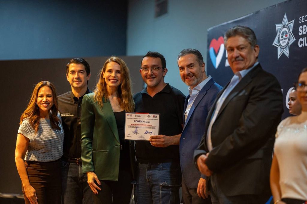 Whatsapp Image 2025-11-20 at 25614 Pm | Tu Colonia Nuevo León El Programa Maneja Seguro Suma 500 Capacitados Y Avanza Con Una Nueva Entrega De Constancias, Impulsando La Movilidad Y La Seguridad Vial En Monterrey.