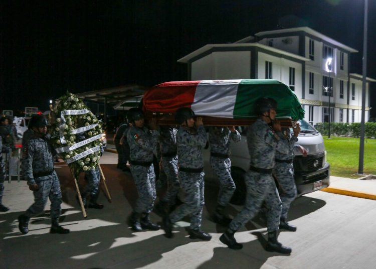 643866310_1362684995903272_1903527519042216128_n | Tu Colonia Nuevo León Dia-de-la-bandera-honra-a-25-guardias-nacionales-operativo-el-mencho | Tu Colonia Nuevo León