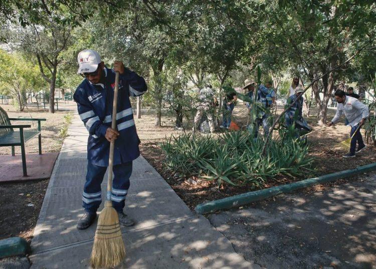 Barrenderos-de-monterrey-marcelo-segovia-servicios-públicos-labor-municipal-héroes-anónimos | Tu Colonia Nuevo León