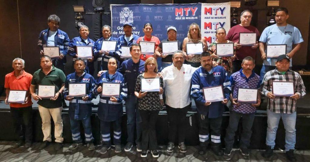 Día-del-barrende-monterrey | Tu Colonia Nuevo León Barrenderos-de-monterrey-marcelo-segovia-servicios-públicos-labor-municipal-héroes-anónimos | Tu Colonia Nuevo León