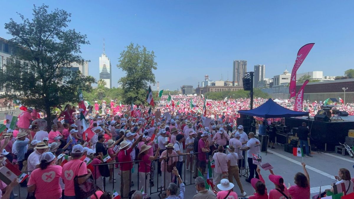 AdriÁn De La Garza Marea Rosa | Tu Colonia Nuevo León