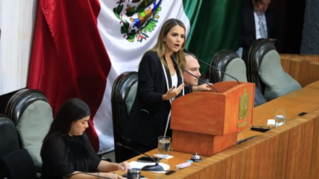 Lorena-de-la-garza-congreso-nl | Tu Colonia Nuevo León